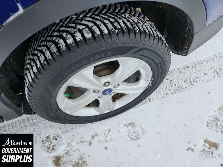 2013-ford-escape-se-image-11