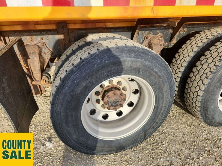 2015-western-star-4700-image-11