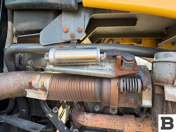 2003-challenger-mt755-image-39