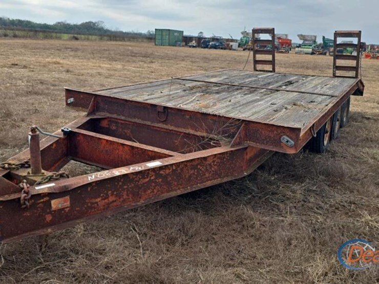 18'-trailer,-s/n-9t50074-(no-title---bill-of-sale-onl):-3-axle,-dovetail-image-1