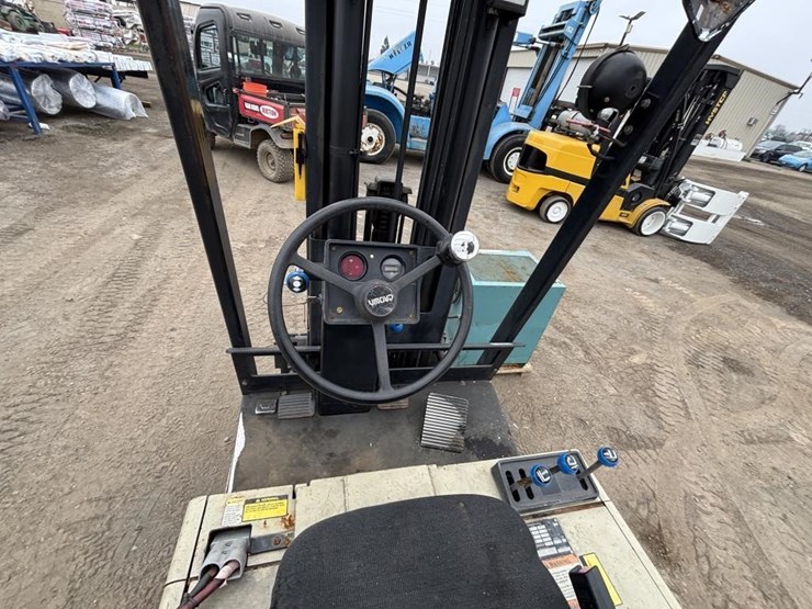 crown-303sctt-forklift-image-21