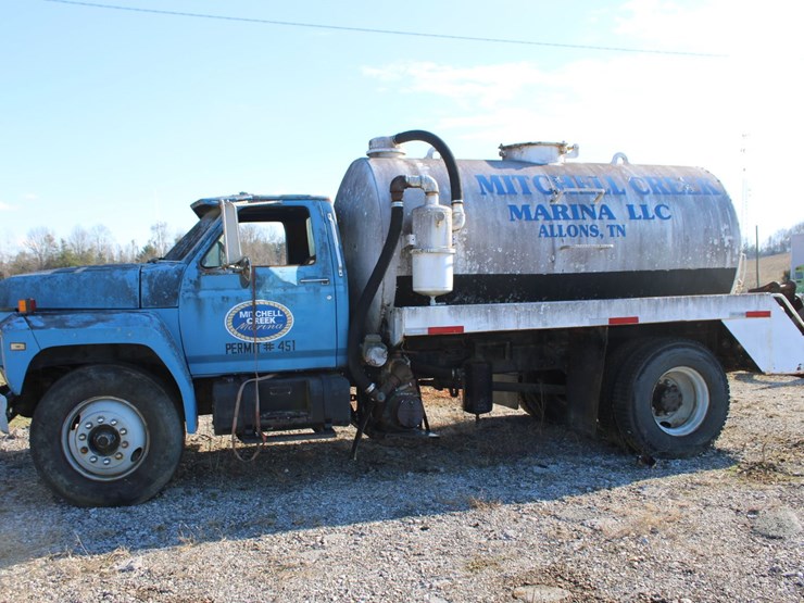 1988-ford-f700-image-1