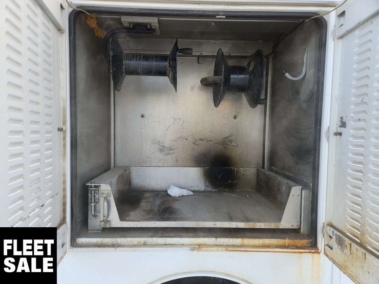 2015-ram-5500-4x4-s/a-service-truck-image-35