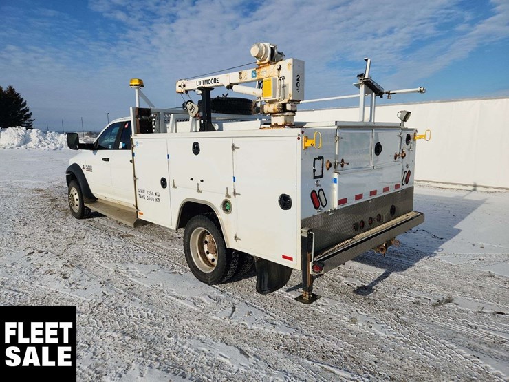 2014-ram-4500-slt-image-3