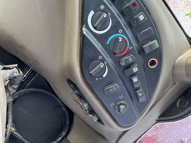 case-ih-magnum-380-cvt-image-16