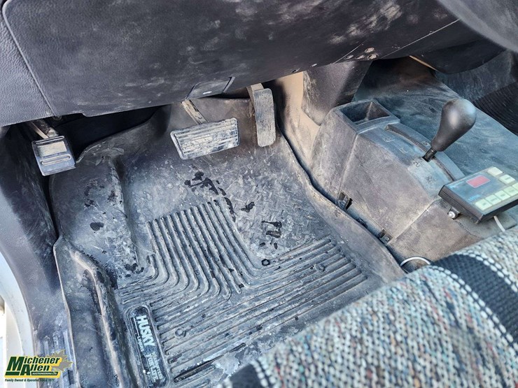 2017-chevrolet-silverado-3500hd-image-24