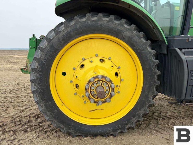 2012-john-deere-7215r-image-36