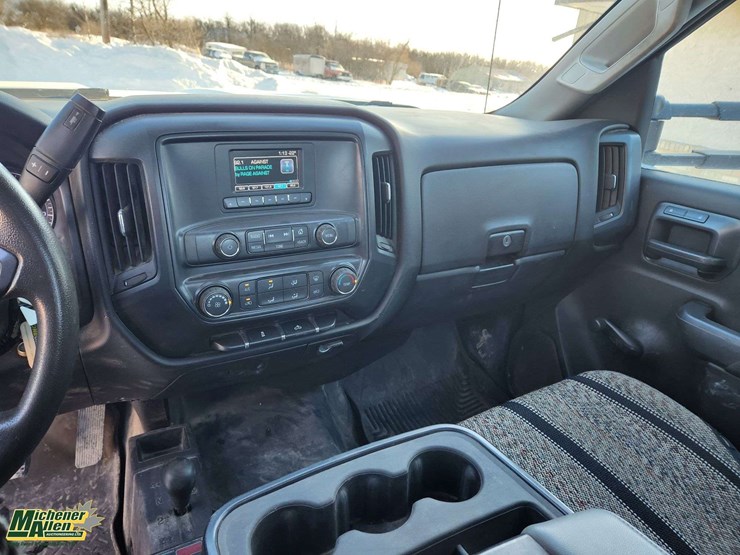 2017-chevrolet-silverado-3500hd-image-22