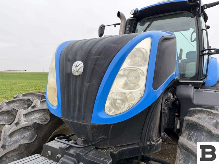 new-holland-t8.330-image-12