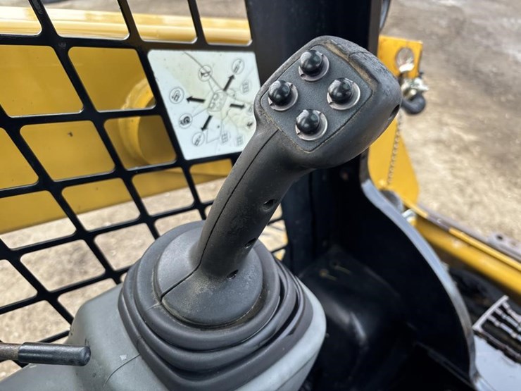 2018-caterpillar-226d-image-22