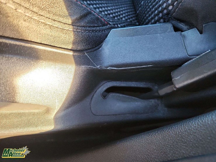 2017-chevrolet-equinox-lt-image-44