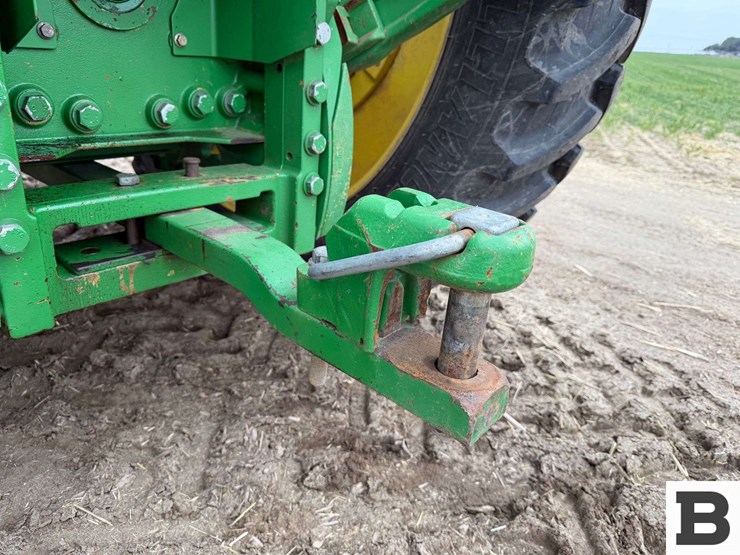 2012-john-deere-7215r-image-25