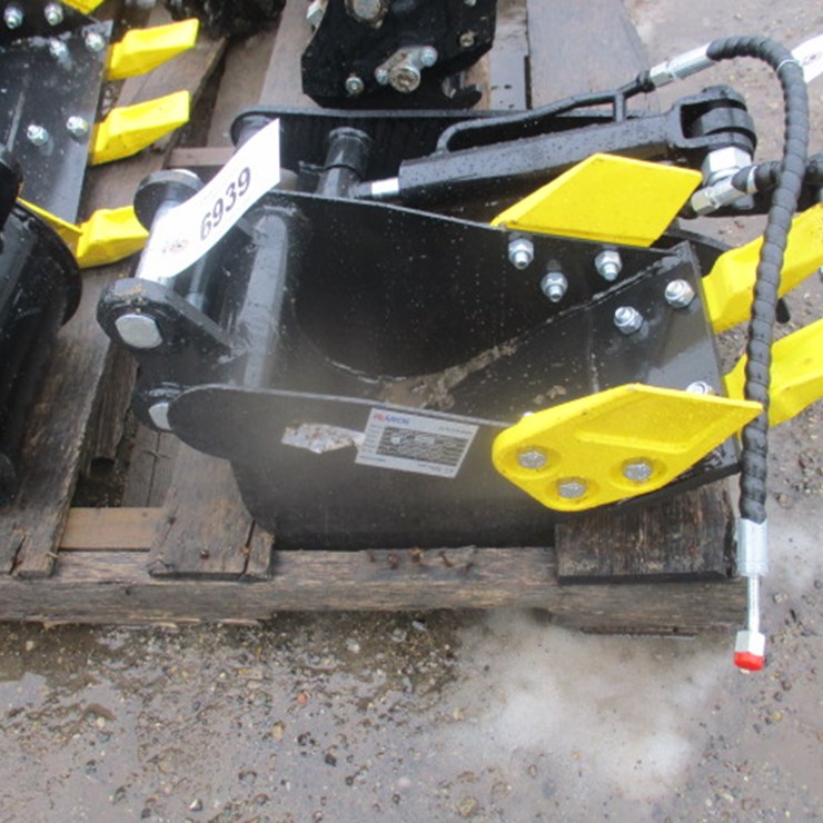 #6939 • 20cm Toothed Bucket