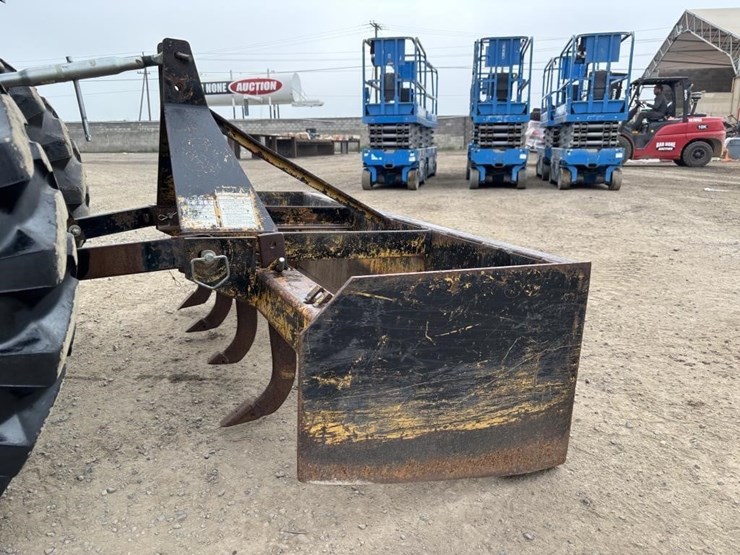 2017-new-holland-workmaster-40-image-16