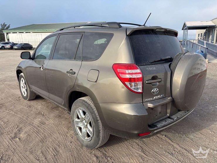 2010-toyota-rav4-image-4