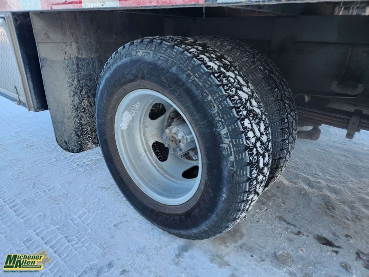 2017-chevrolet-silverado-3500hd-image-15