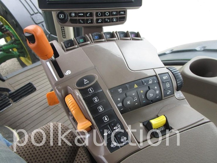 2014-john-deere-8295r-image-21