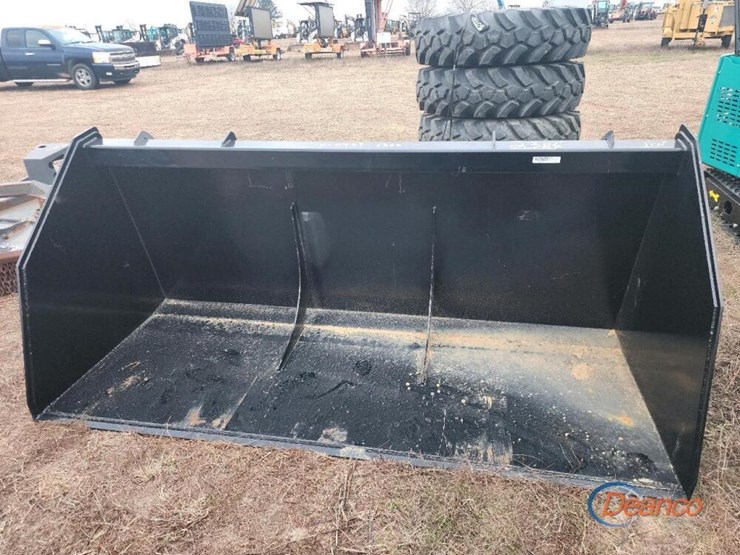 100"-quick-attach-bucket-image-1