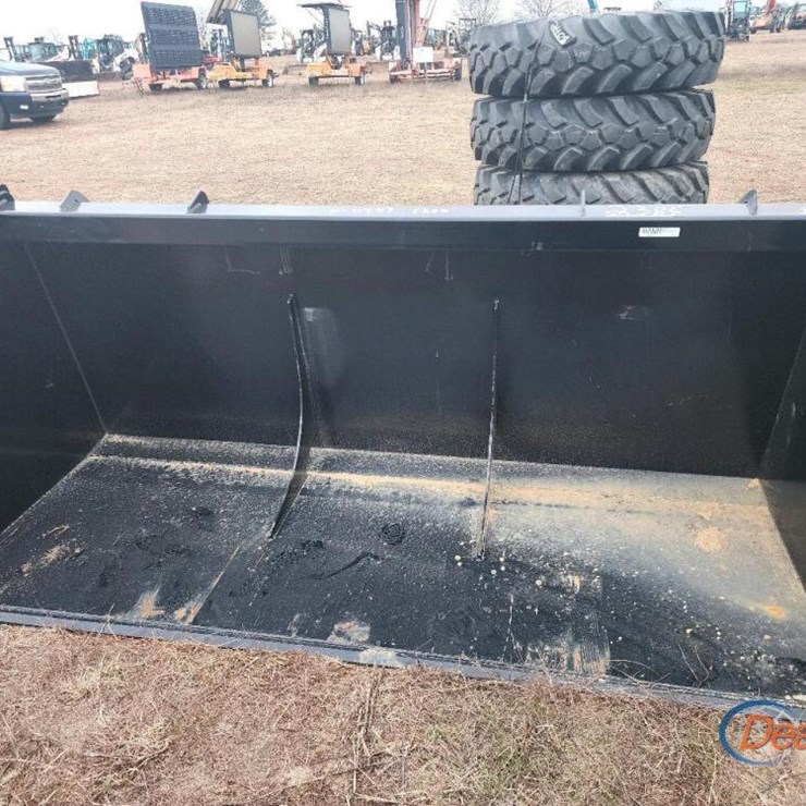 100" QUICK ATTACH BUCKET