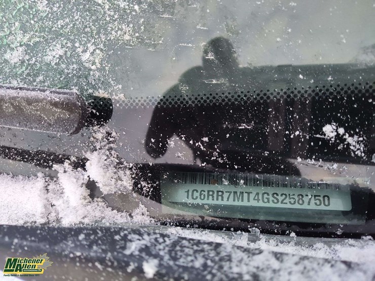 2016-dodge-1500-image-32