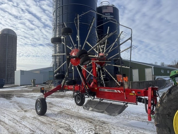 massey-ferguson-rk802-twin-rotary-rake-image-2