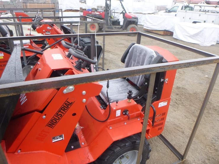 2025-agt-sda140w-skid-steer-loader-image-12