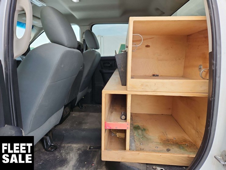 2015-ram-5500-4x4-s/a-service-truck-image-15