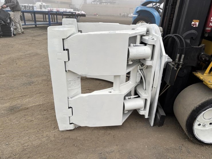 2017-yale-glc120vxntge100-forklift-image-9