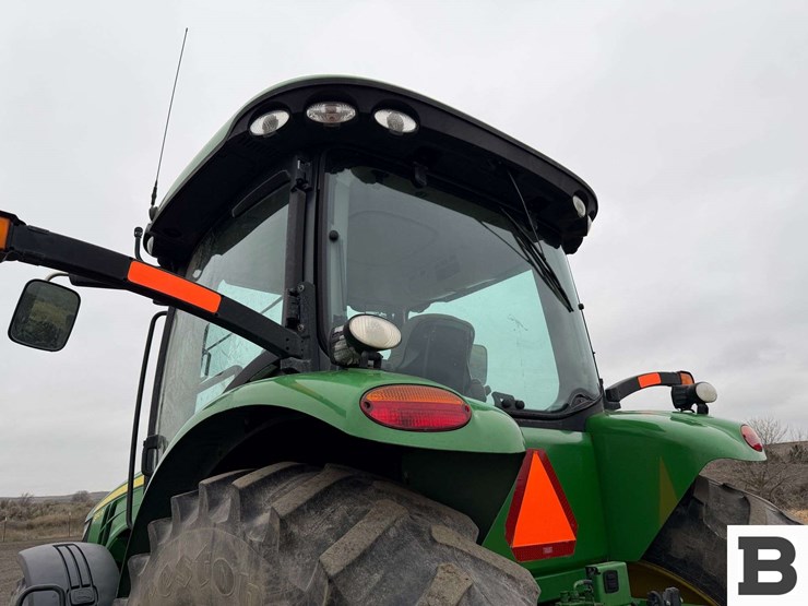 2011-john-deere-8310r-image-28