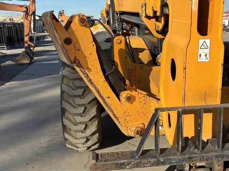 2014-jcb-512-56-image-9