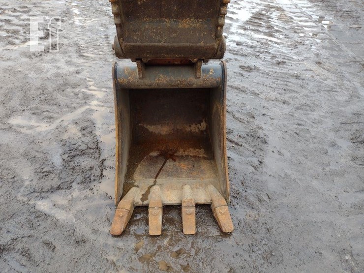 2014-hitachi-zx35u-image-15