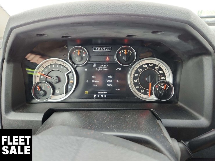 2015-ram-3500-slt-image-18