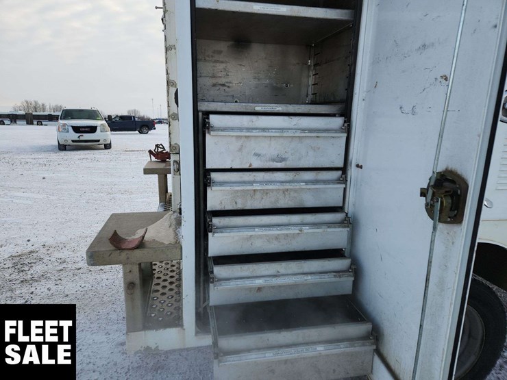 2015-ram-5500-4x4-s/a-service-truck-image-34