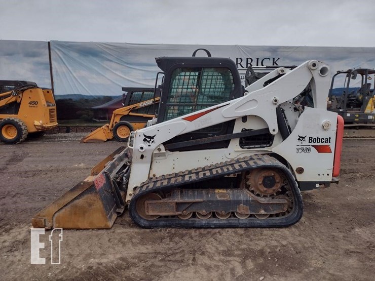 2017-bobcat-t740-image-1