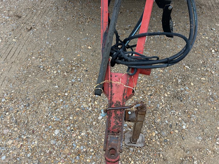 new-holland-br7080-image-3