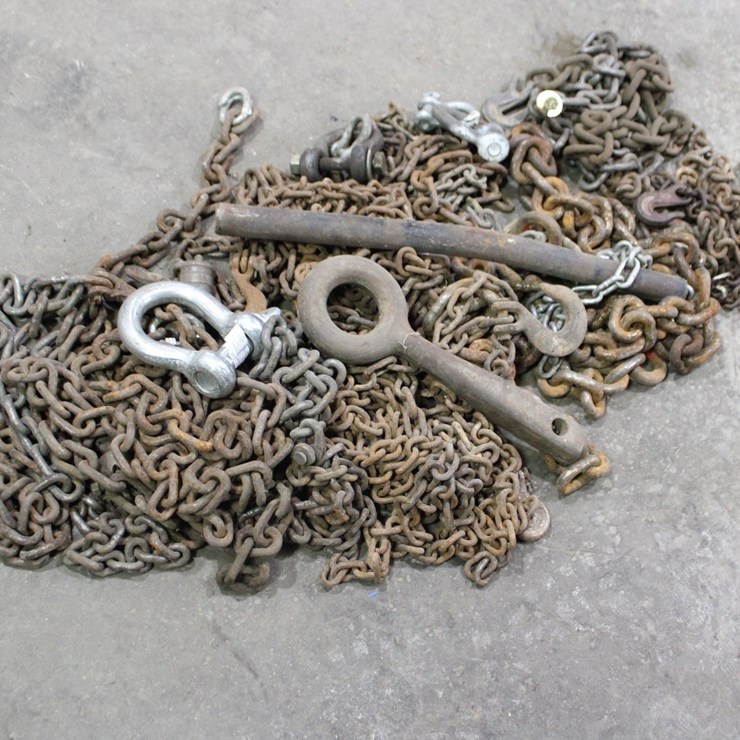 Lot Of Misc Chains And Shackles