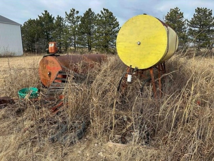 2-fuel-tanks-&-scrap-iron-image-1