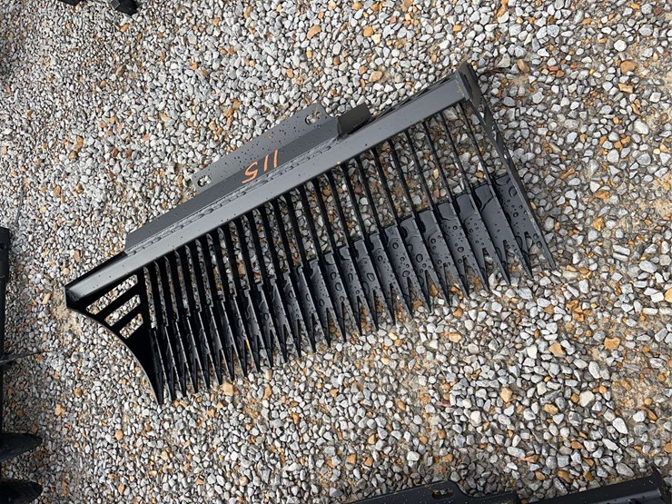 sliding-loader-sieve-shovel-image-1