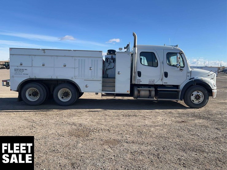 2012-freightliner-m2-112-t/a-service-truck-image-8