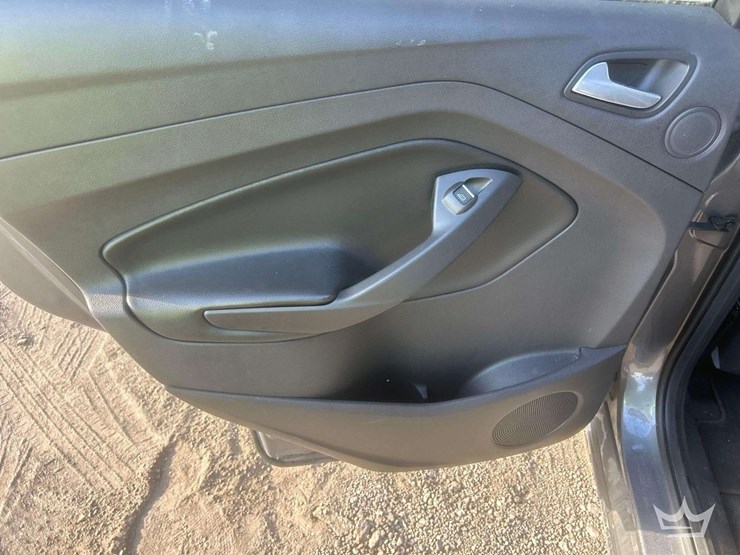 2013-ford-escape-image-24