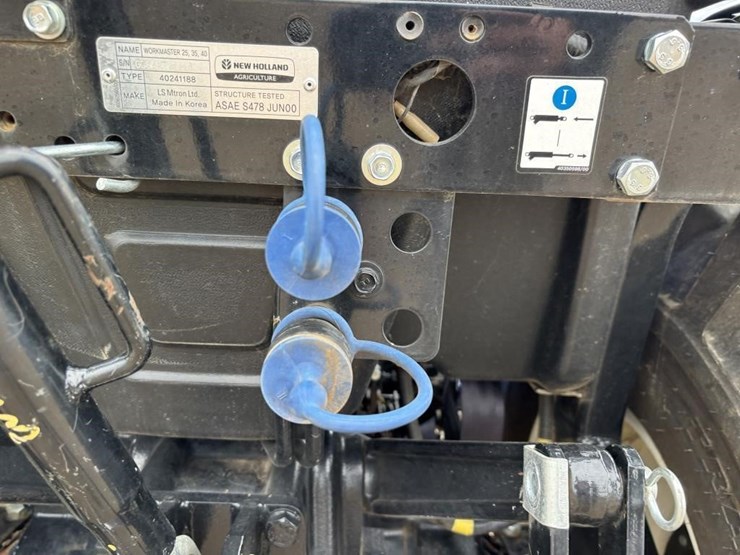 2021-new-holland-workmaster-25-image-16