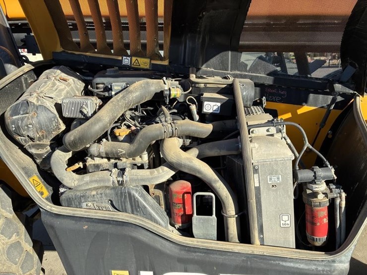 2019-jcb-512-56-image-16