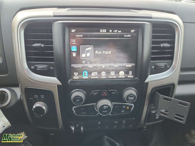 2017-dodge-3500-image-21