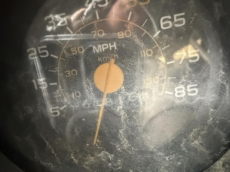 1983-chevrolet-suburban-image-19