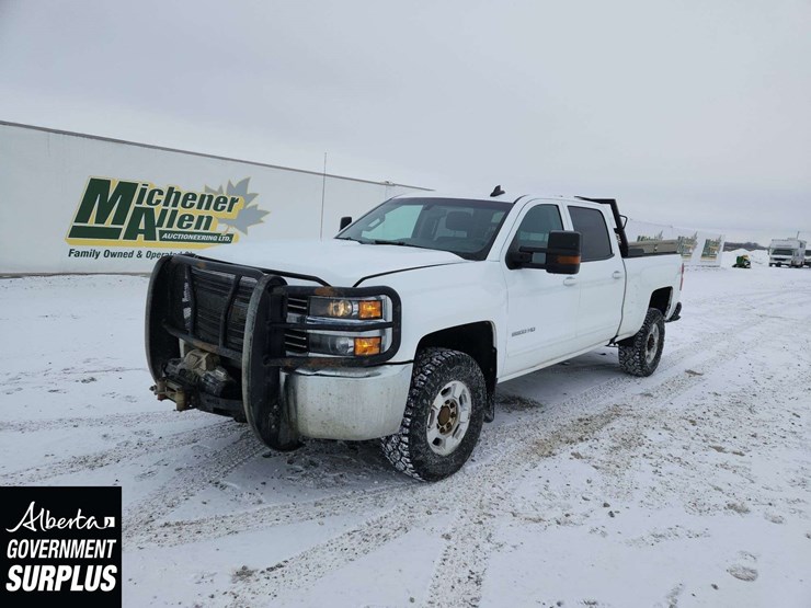 2018-chevrolet-silverado-2500hd-image-1