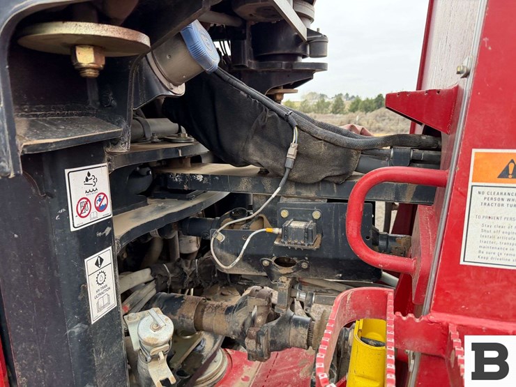 2014-case-ih-steiger-370-rowtrac-image-23