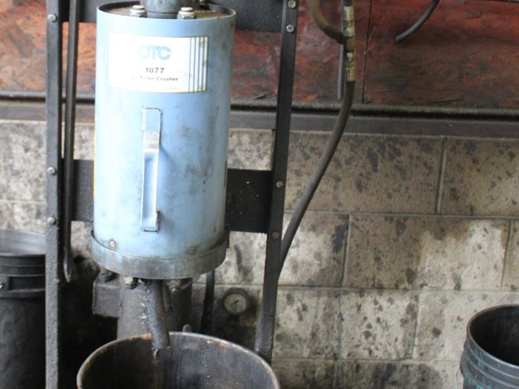 otc-1877-hydraulic-oil-filter-crusher-image-1