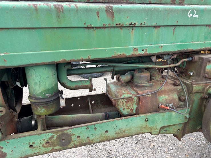 john-deere-b-image-4