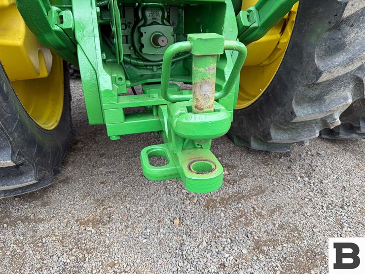 2012-john-deere-8335r-image-38