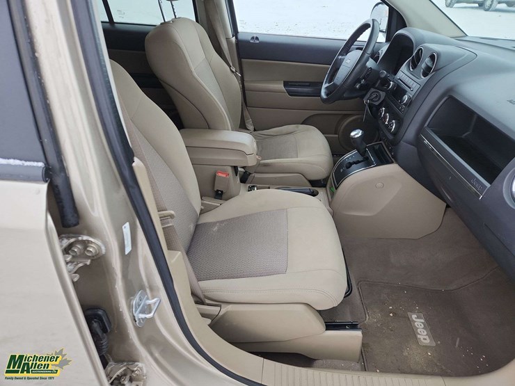 2010-jeep-compass-image-18